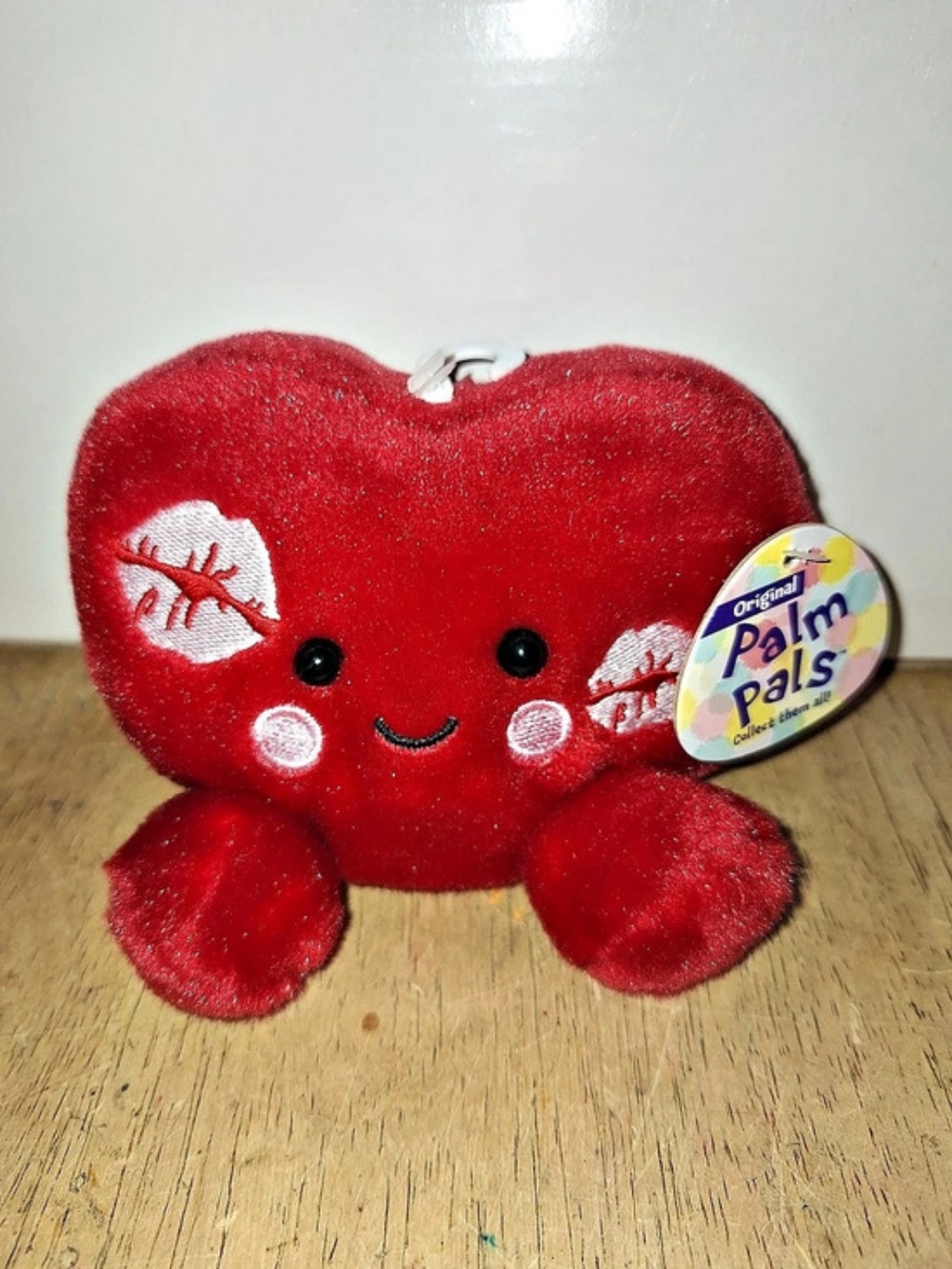 Palm Pals Kimi Kisses Heart Red NWT